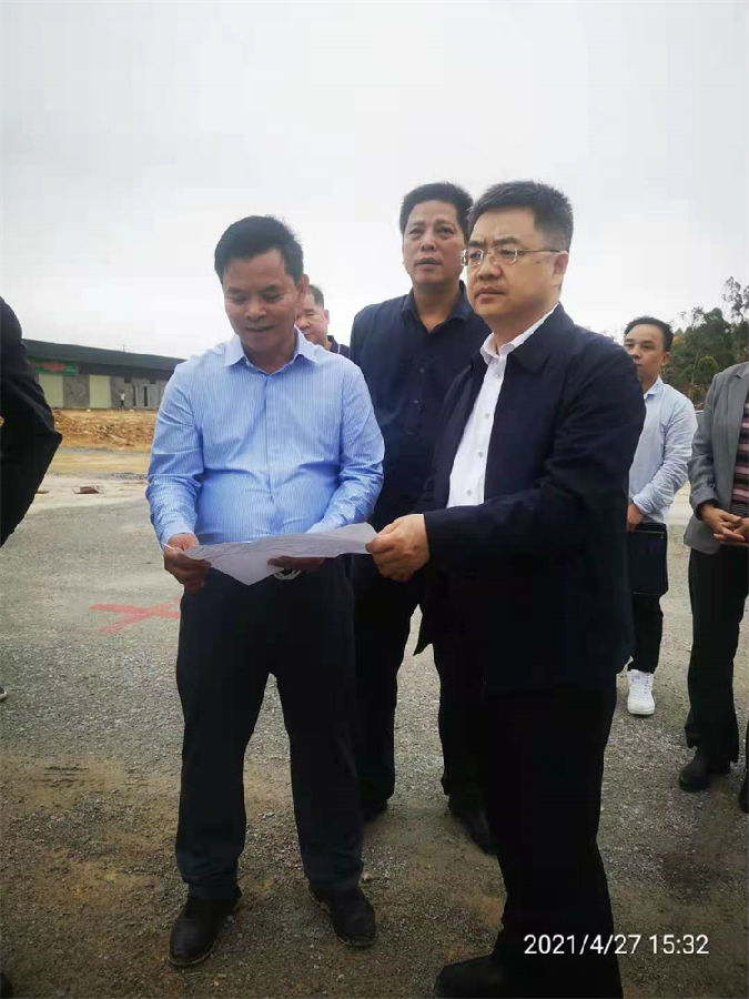 2021年4月27日-钦州市王雄昌市长在那丽园区调研.jpg